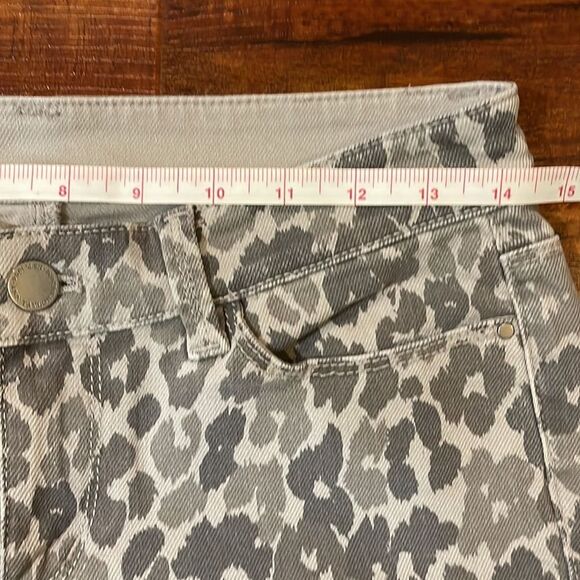 Ann Taylor Modern Fit Leopard Print Gray Jeans size 2 - Picture 5 of 9